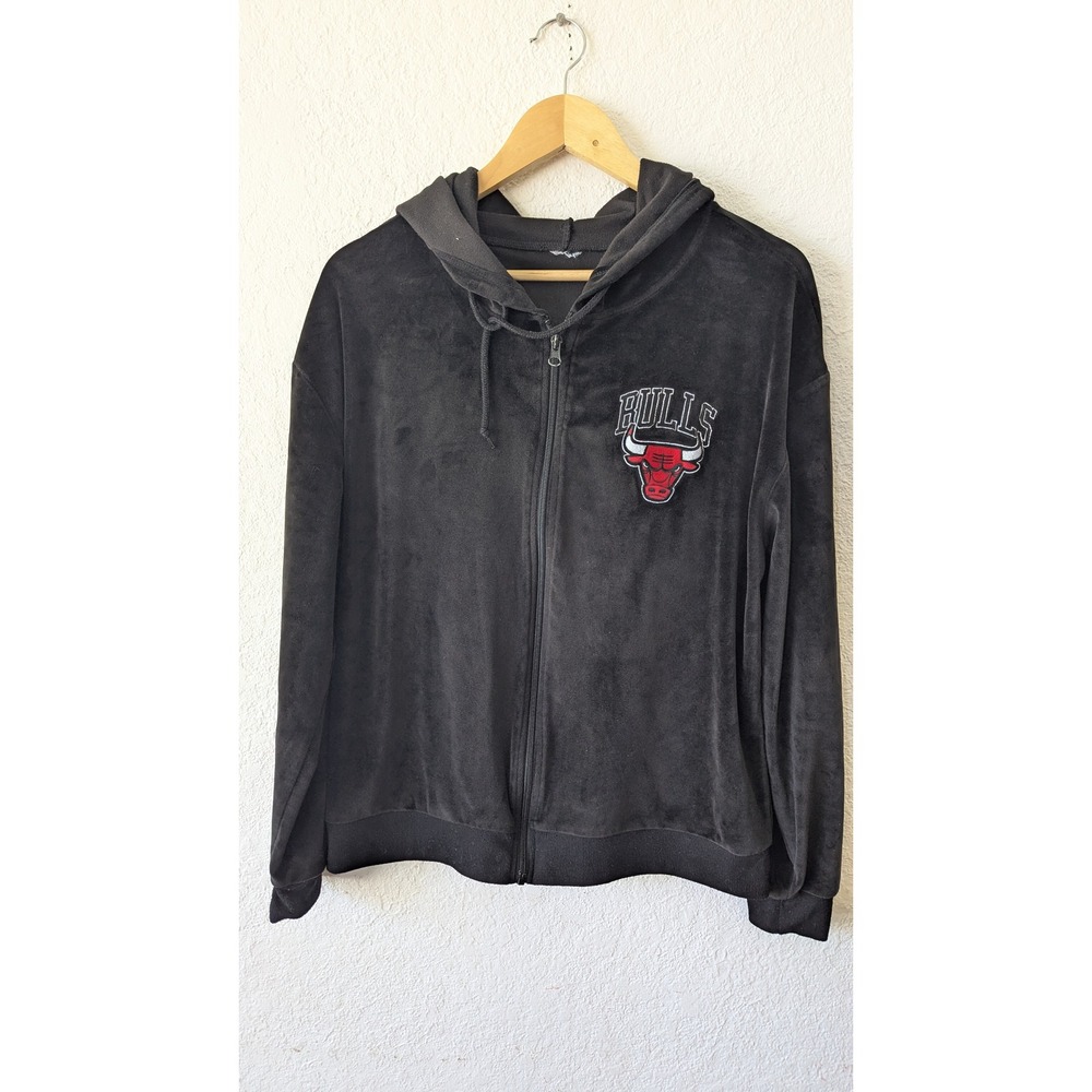 Chicago Bulls Velour Full Zip Hoodie Black Embroidered Logo Women Sporty NBA